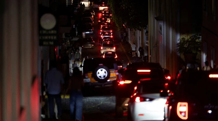 Más de un millón de clientes quedaron sin luz por el apagón en Puerto Rico