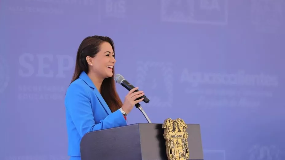 Tere Jiménez la primera mujer que gobierna Aguascalientes
