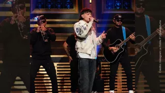 Peso Pluma cantando.jpg