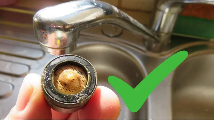 Cómo cambiar el filtro de la canilla sin herramientas y en pocos minutos