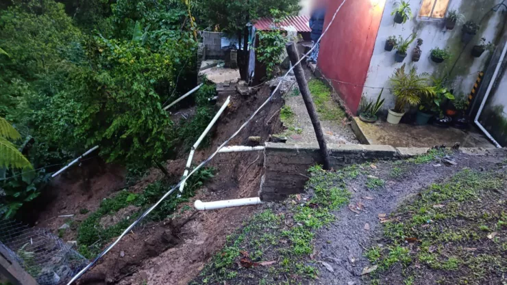 Lluvias dejan deslave de vivienda en Xicotepec hoy; persiste de tormentas