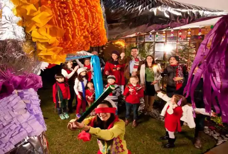 ¿Cómo hacer una posada navideña mexicana?