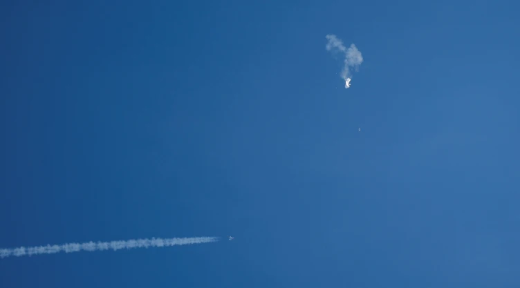 Estados Unidos derriba globo espía chino