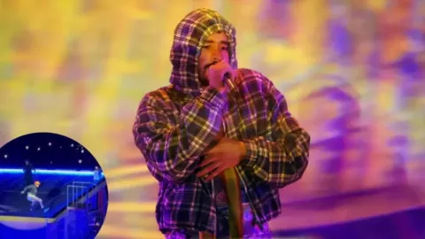 Videos muestran caída de Bad Bunny en “La Casita” y vuelven a encender la polémica