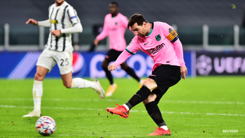 Lionel Messi anotando ante Juventus