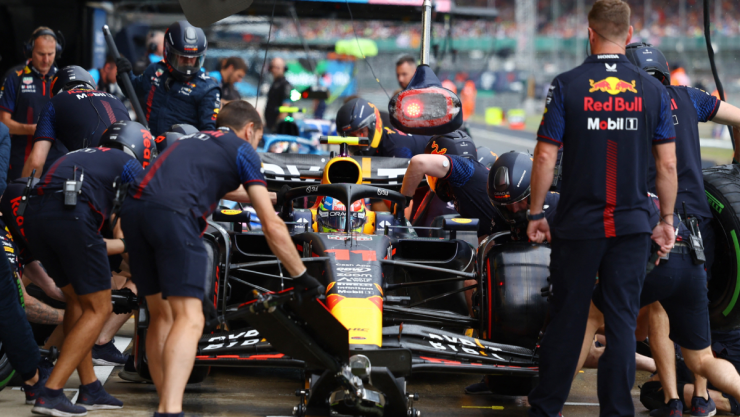 Checo P&eacute;rez en el Red Bull