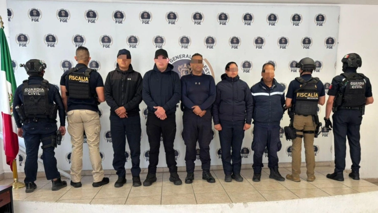 Policías de Michoacán son detenidos por supuesto abuso de autoridad.