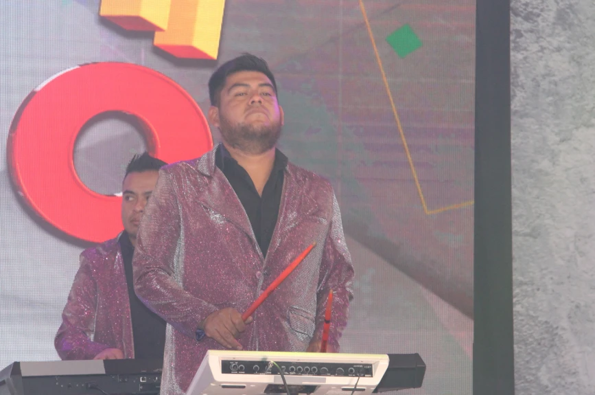 Gran ambiente se vivió durante la presentación.