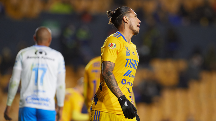 Carlos Salcedo olvidado por Tigres