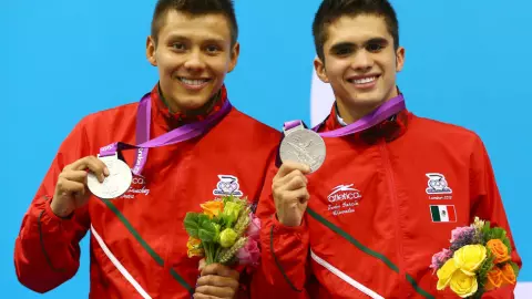 Plata para México en clavados