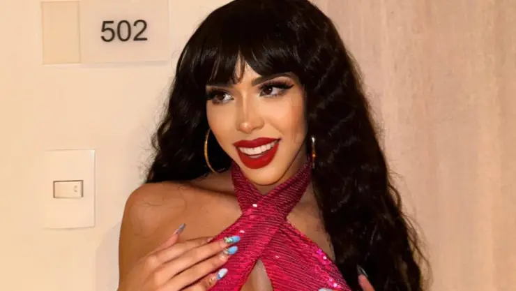 yeri mua disfraz selena causa polemica