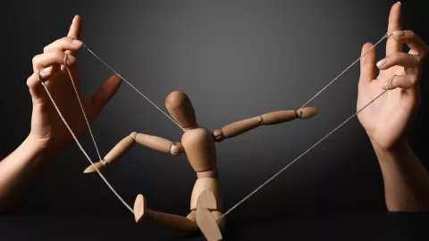 Estos son los 3 signos del zodiaco que te manipulan sin que te des cuenta