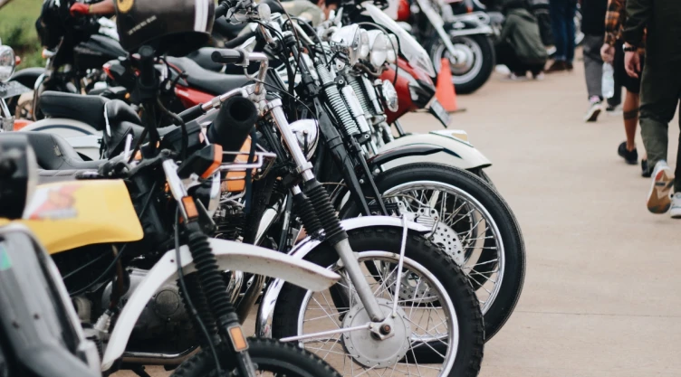 La edad mínima que debes tener para viajar en motocicleta en CDMX, según el nuevo reglamento