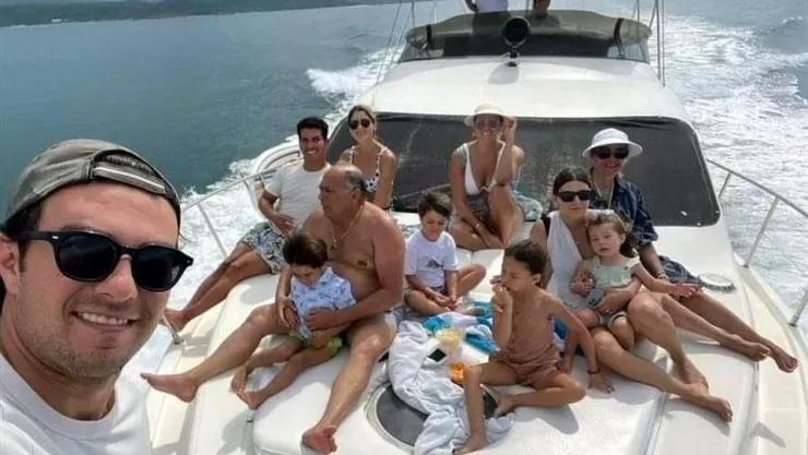 Vacaciones Checo Pérez en Puerto Vallarta.jpg