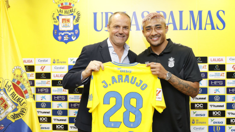 Presentación de Julián Araujo con Las Palmas
