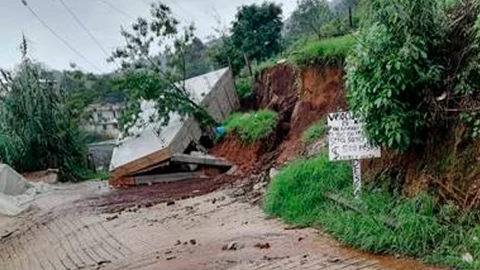 Deslizamiento de tierra destruye vivienda en Chenalhó, Chiapas