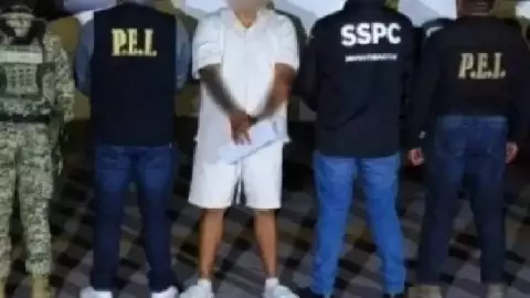 Capturan a sujeto por homicidio en estacionamiento de plaza comercial en Yucatán