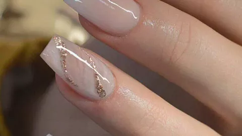 39 diseños de uñas que puedes usar en rubber y se verán elegantes: en cuadradas o almendradas