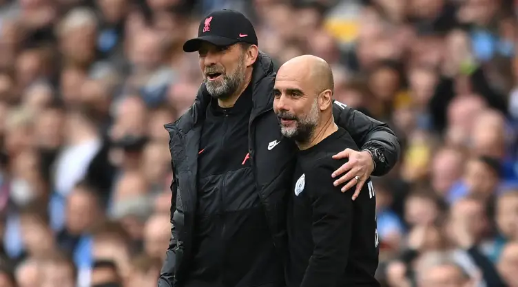 Jurgen Klopp dirigiendo en la Premier League