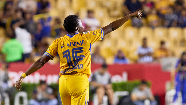 Thembi Kgatlana, Tigres Femenil