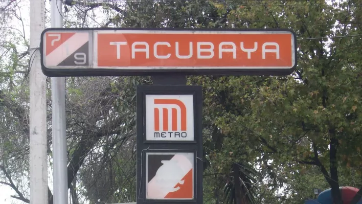 Metro CDMX: Hombre apuñala a tres personas en Tacubaya y se lanza a las vías del tren