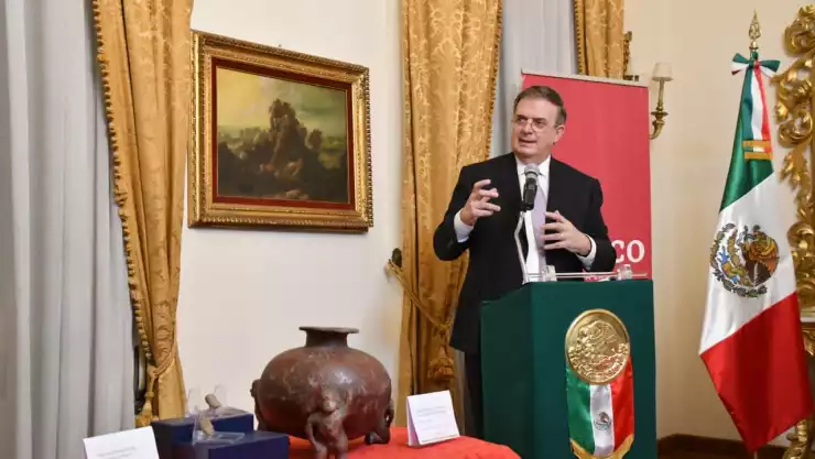 Italia regresa a México 3 piezas arqueológicas