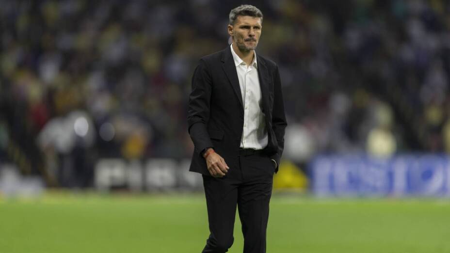 Tano Ortíz renuncia como técnico del América tras eliminación ante Chivas