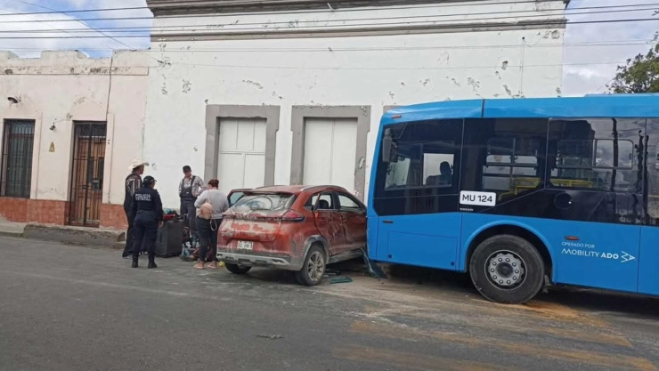 FUERTE ACCIDENTE entre VA Y VEN y coche que se voló el alto hoy 22 de enero de 2025
