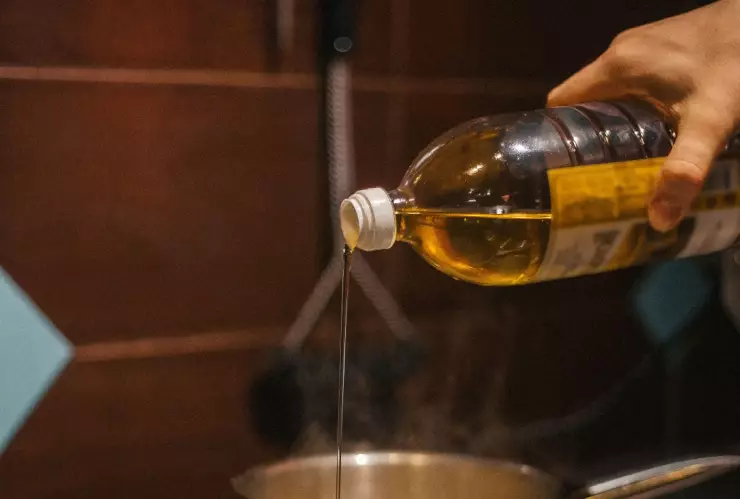 Aerolínea británica realizó el primer vuelo impulsado con aceite de cocina