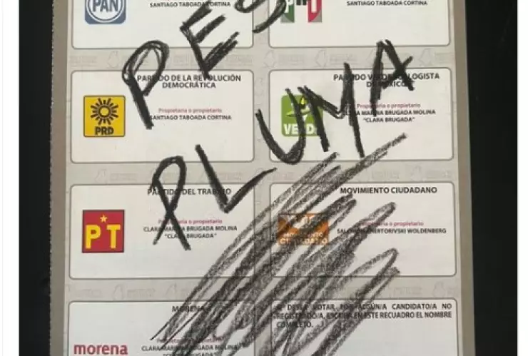 JOVEN VOTA POR PESO PLUMA.jpg