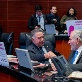 Guadalupe Chavira y Elizabeth Fiesco asumen comisiones clave tras salida de Enrique Inzunza.