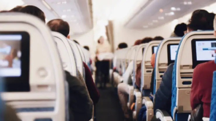Una infidelidad provocó que un avión hiciera un aterrizaje de emergencia