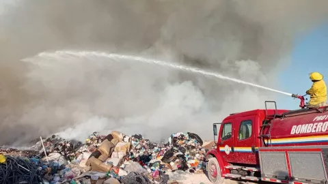 Se incendia basurero en San Juan de los Lagos; cómo va el combate del fuego