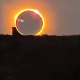¡Voló-frente-al-Sol_-VIDEO-del-increíble-truco-de-Danny-León-durante-el-eclipse-solar-total_1.webp