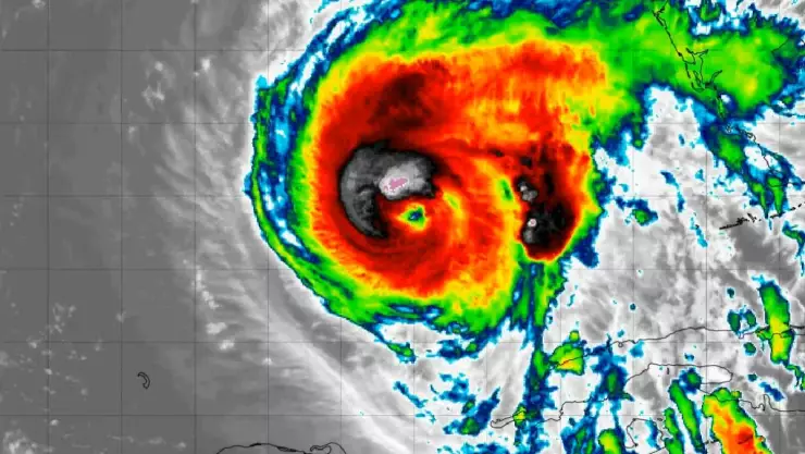 Huracán Rafael se INTENSIFICA mientras se acerca a la zona de Yucatán ¿Qué municipios afectará_?