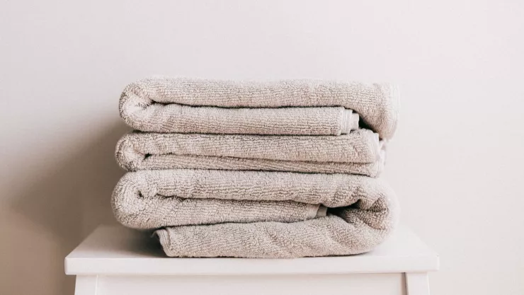 ¿Cómo devolverle la suavidad a tus toallas de baño viejas? Este es el truco