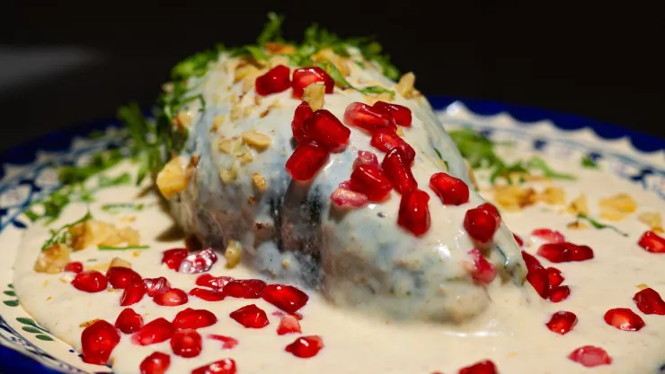 Chile en Nogada: origen, ingredientes, temporada y tradición del platillo más emblemático de Puebla y México