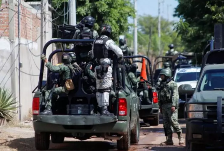 Macabro hallazgo sobre carretera Apatzingán-Aguililla