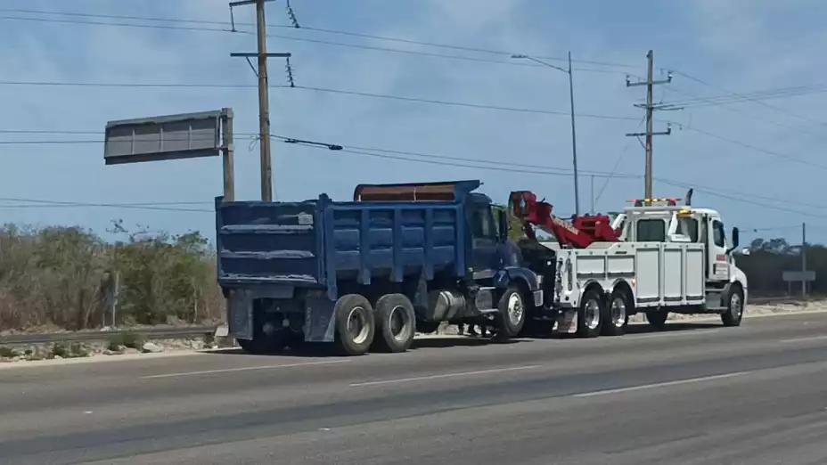 VIDEO: Fuerte ACCIDENTE en la carretera Mérida - Progreso, inaugura la semana hoy 21 de abril de 2025