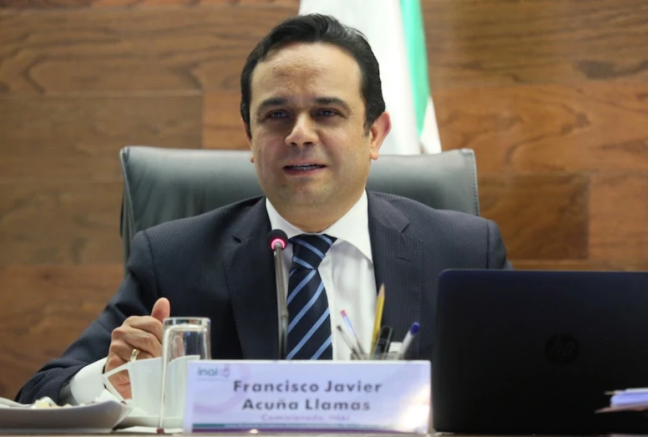 Francisco Acuña.