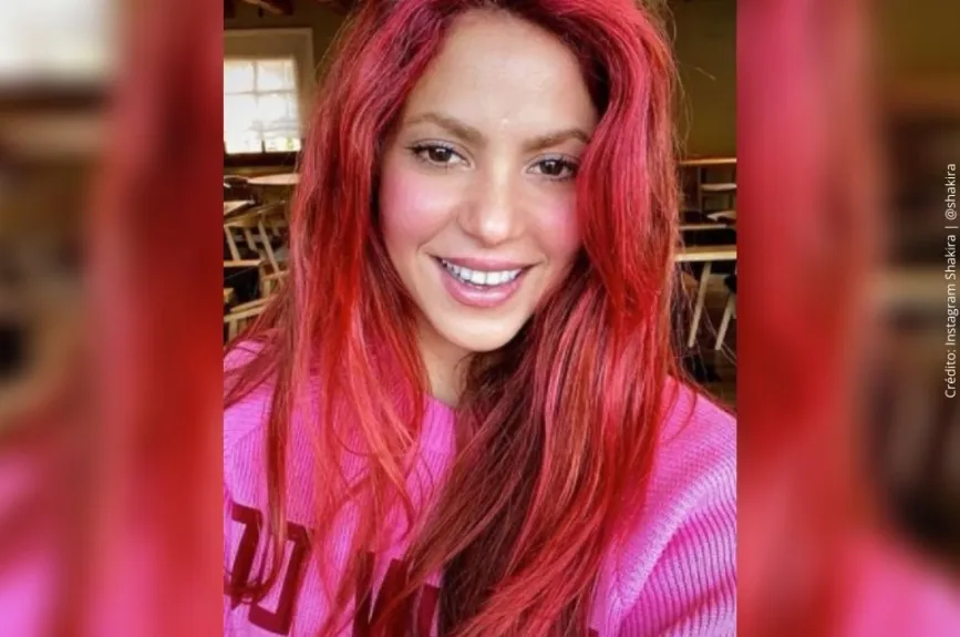 Shakira rosa..jpg