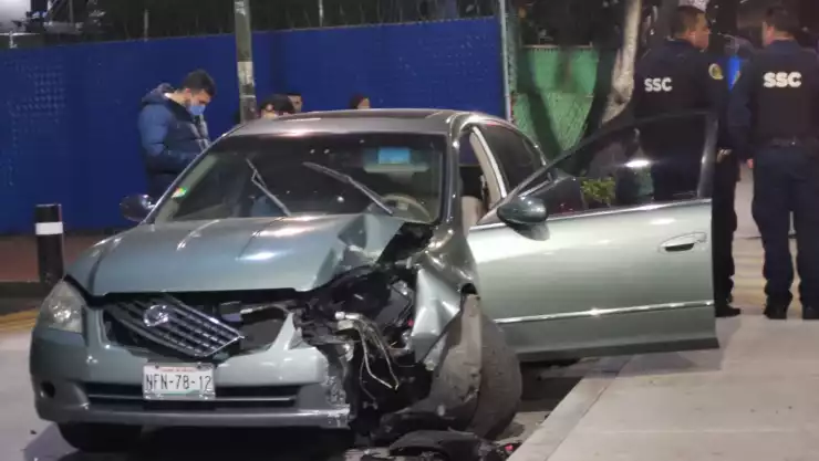 CHOQUE BOLARDOS METROBÚS.jpeg