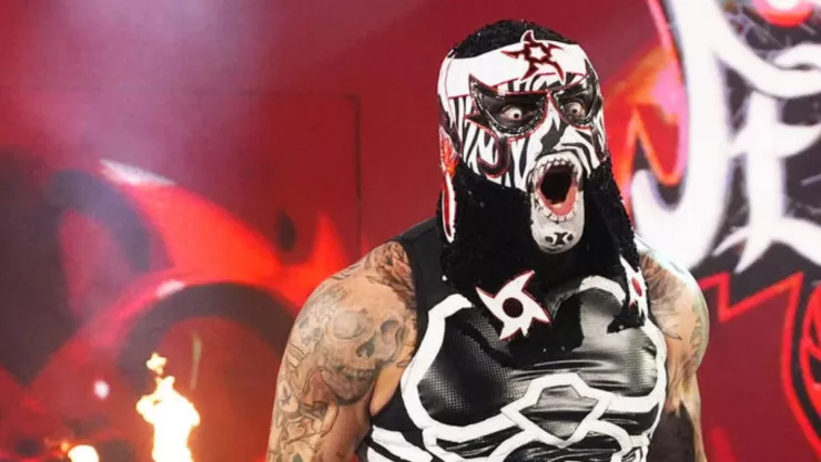 wwe-luchadores-podrian-quitarle-titulo-intercontinental-penta.jpg