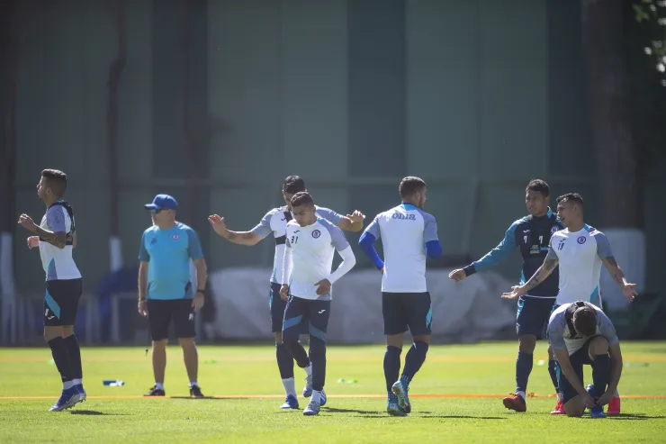 Cruz Azul entrenando