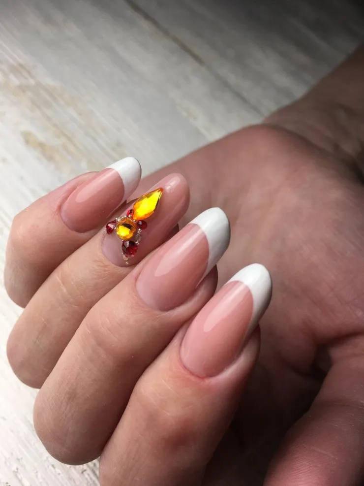 39 diseños de uñas que puedes usar en rubber y se verán elegantes: en cuadradas o almendradas