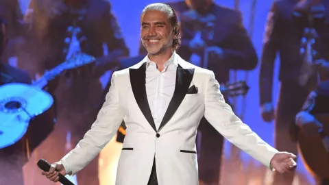 alejandro fernández.jpg