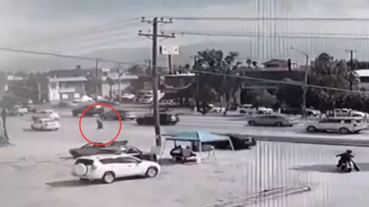 Video hombre muere atropellado sobre Bulevar Lázaro Cárdenas frente a plaza comercial en Tijuana