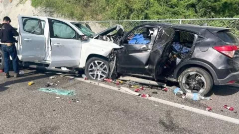 ¡Choque mortal! Fallecen SEIS GUANAJUATENSES con rumbo a Puerto Vallarta; hay una niña de 2 años SIN VIDA.jpg