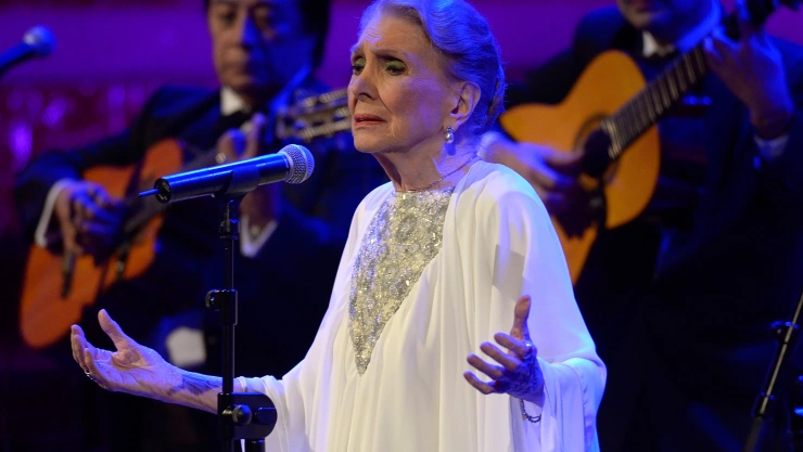 María Dolores Pradera, cantante española