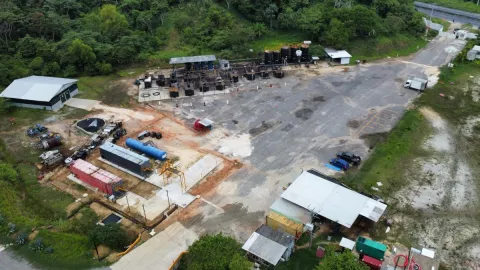 Así luce actualmente la refinería clandestina en Molocán al sur de Veracruz